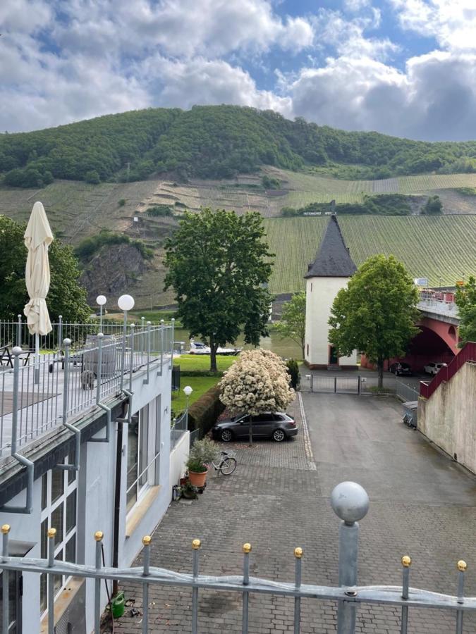 Gaestehaus & Weingut Cluesserath-Weiler Триттенхайм Экстерьер фото